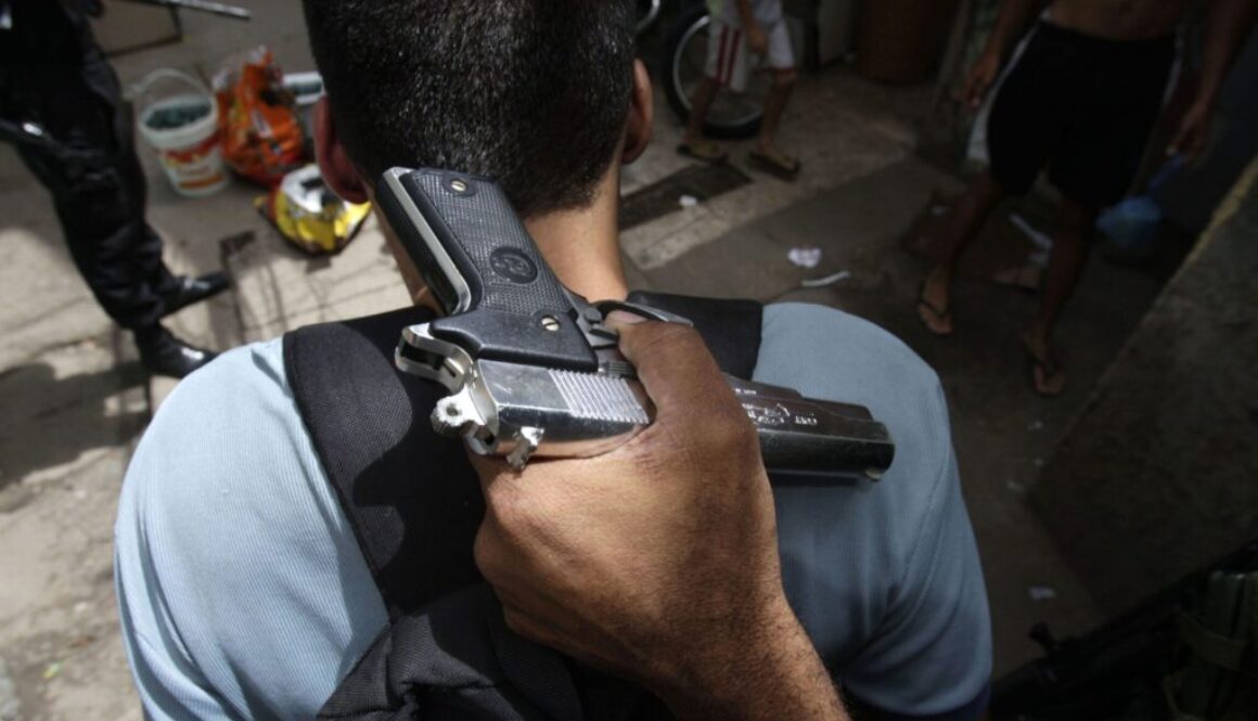 Violencia-armada-y-proliferación-de-armas-en-América-Latina
