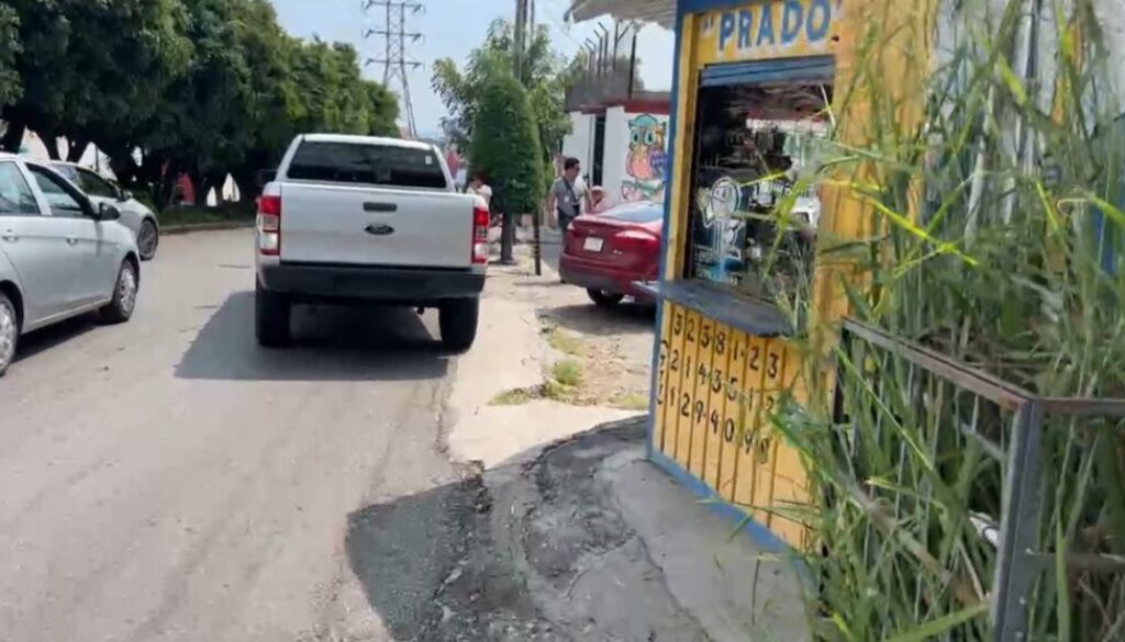 Otra balacera en Cuernavaca; atacan a un automovilista en la colonia Teopanzolco.