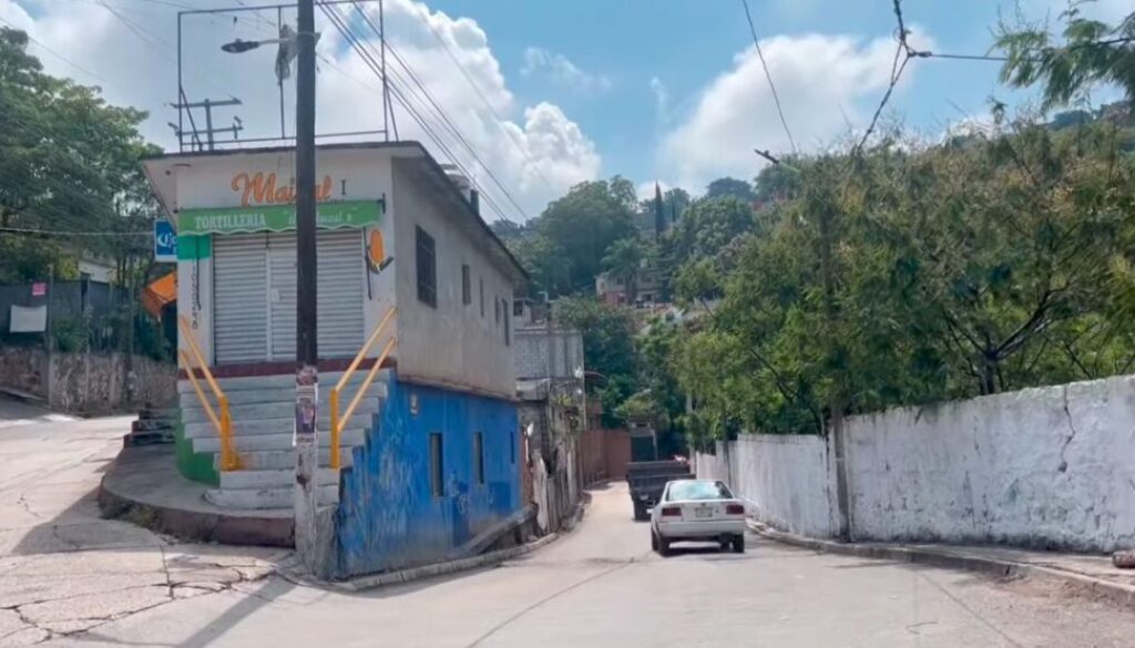 Luego de un enfrentamiento a tiros, la Policía habría asegurado a seis personas, en la colonia Vista Hermosa del municipio de Jiutepec