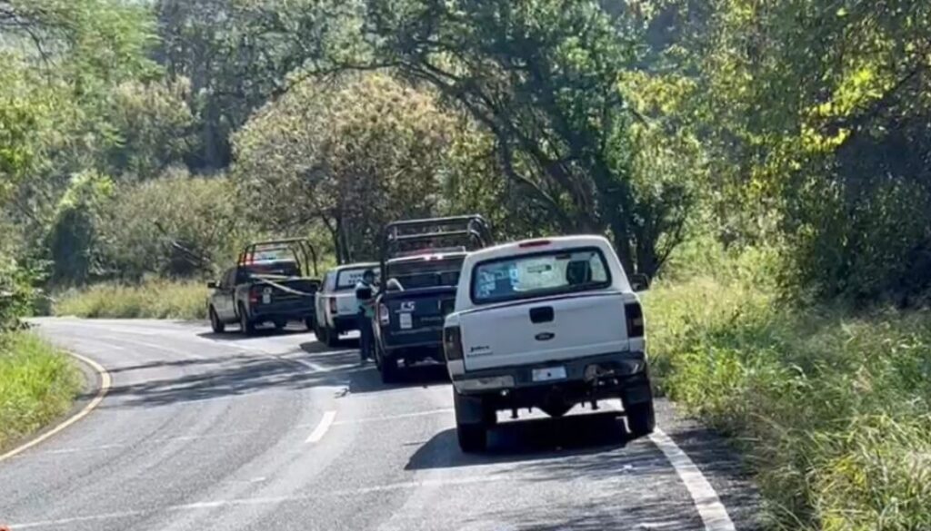 Localizan el cadáver de un hombre maniatado, en la carretera Cuernavaca -Cuautla, en Cañón de Lobos