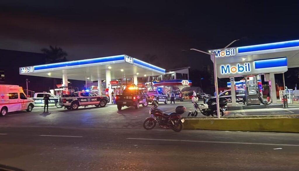 Ataque armado contra dos personas cerca de la gasolinera Mobil, frente a Averanda sobre el Paso Exprés de Cuernavaca