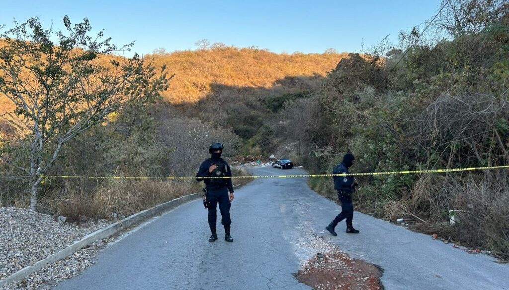 Con una lesión de arma de fuego en la cabeza, fue localizado el cadáver de un hombre, en Cuernavaca