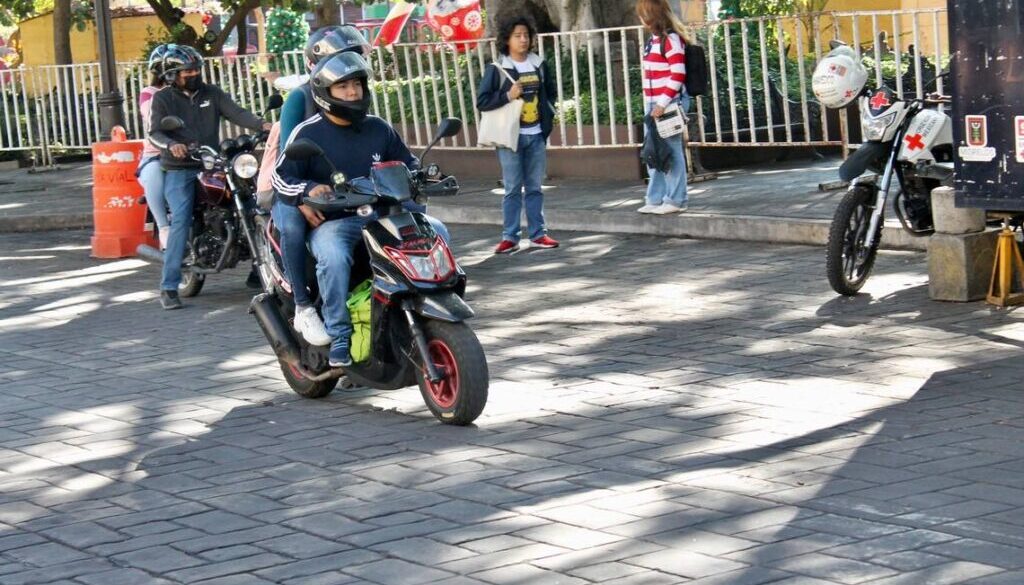 campaña-emplacar-motos-autos-agustín