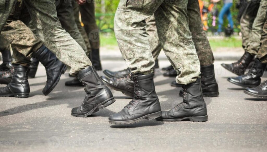 marching-soldiers-in-military-boots-photo