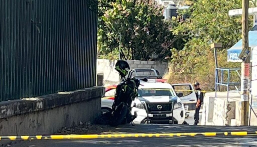 Afuera de la clínica del IMSS de Ciudad Ayala fue baleado un hombre, la tarde de este martes