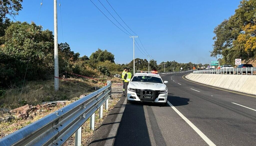 Un hombre sin vida y atado fue hallado en la autopista Cuernavaca-Cuautla, en el kilómetro 2 de Tepoztlán