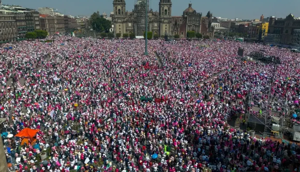 marcha-por-la-democracia-devino-en-mitin-en-el-zocalo-unid-s-2013-zocalo-51jpeg-b714e280-bed6-45f8-bb6d-5b3237294186