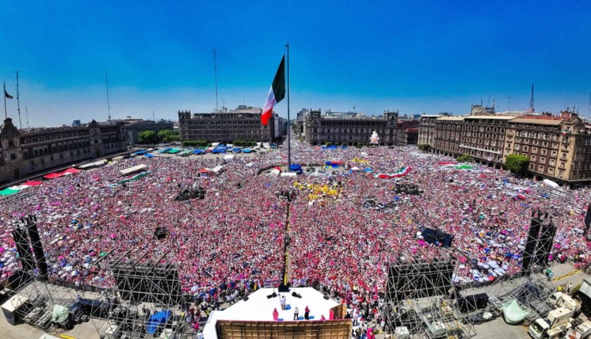 Panoramica Marea Rosa Zócalo-1