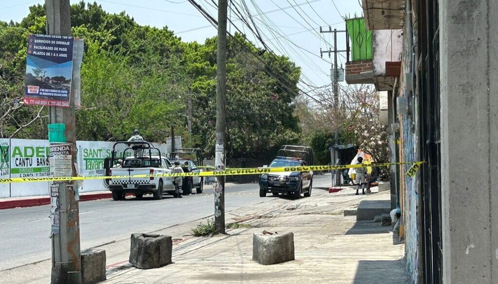 Dentro de un comercio de reparación de celulares y lámparas, un hombre fue asesinado a balazos, en Emiliano Zapata