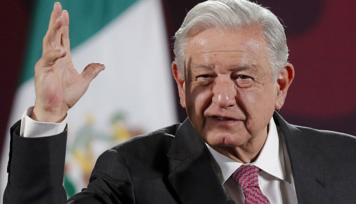 López Obrador acusa a la oposición de "apostar por la violencia" en la elección