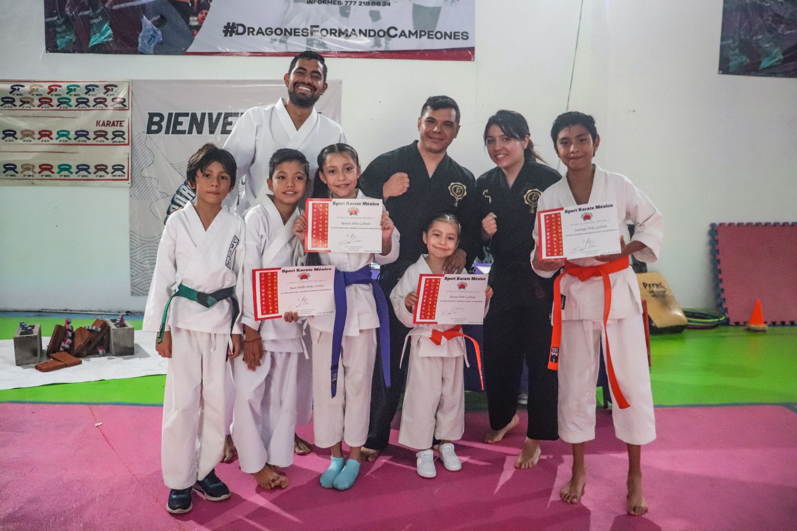Karatecas de Morelos ascienden de grado en examen deportivo en la Unidad Deportiva Miraval