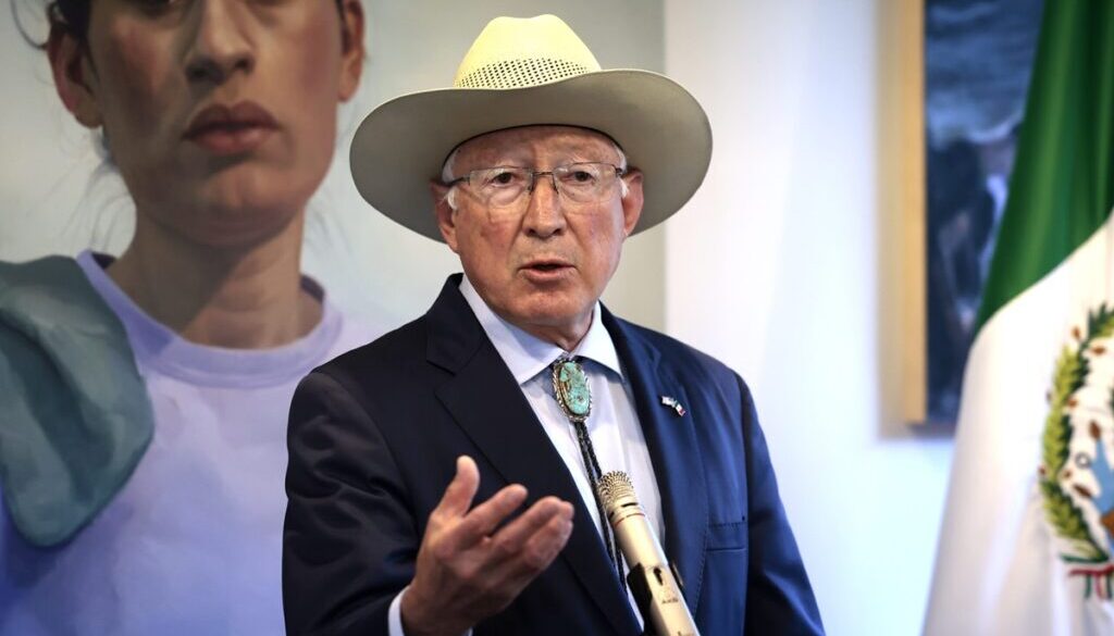 ken-salazar-conferencia-prensa