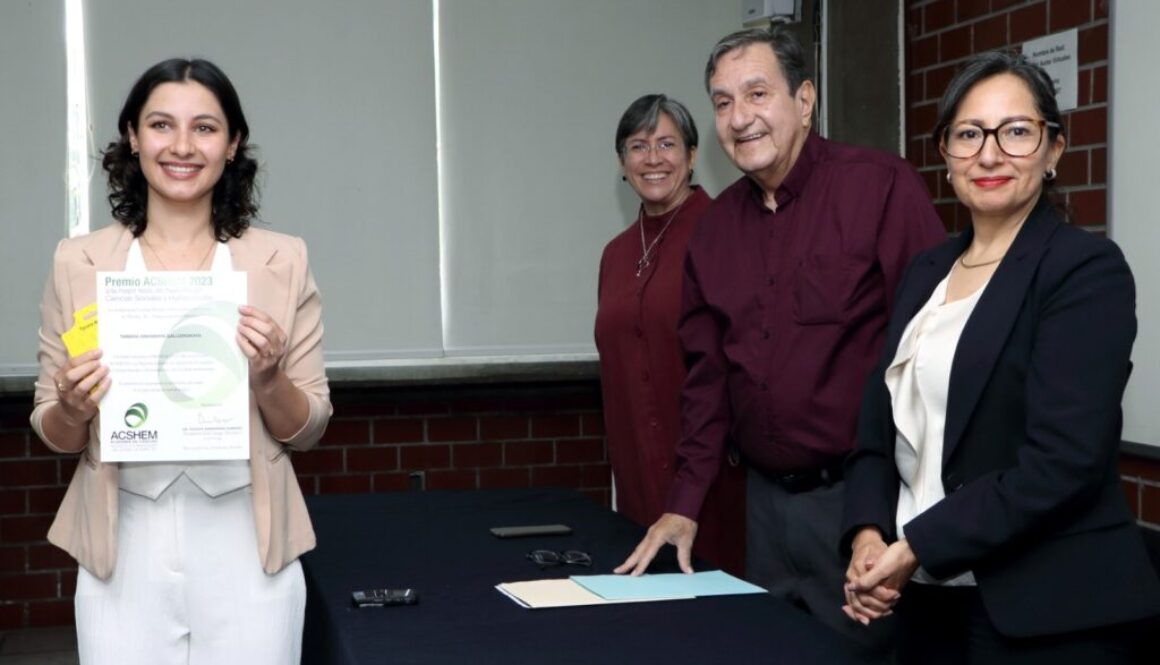 Entregan premio a mejor tesis de maestría en ciencias sociales y humanidades2