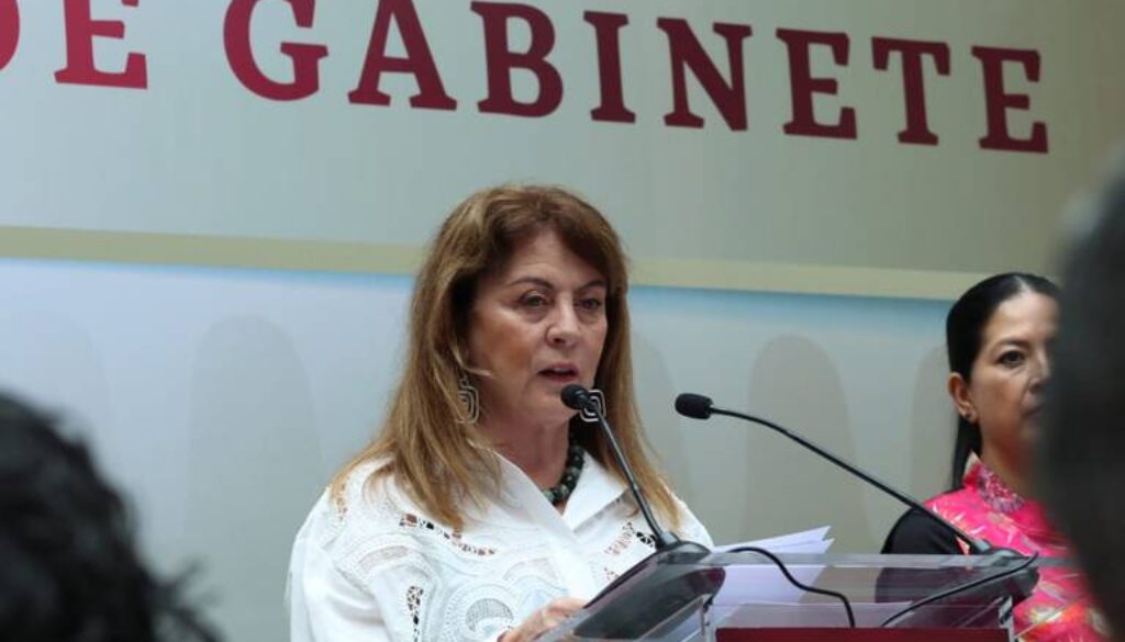 margarita-González-Saravia-durante-la-presentación-de-gabinete