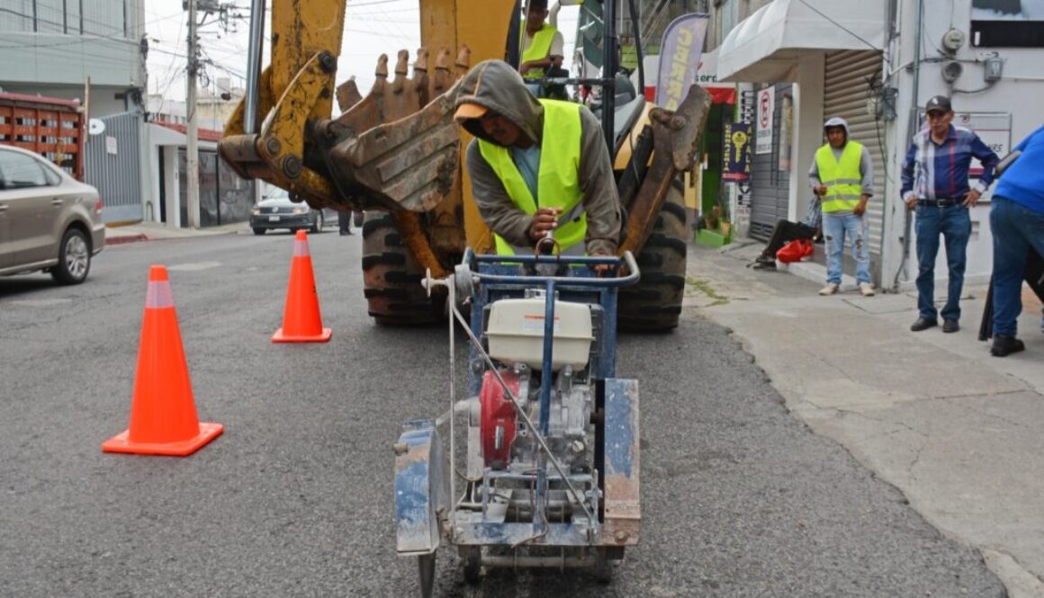 POR-90-DÍAS-SE-REALIZARÁN-TRABAJOS-PARA-SUSTITUIR-LÍNEA-DE-DISTRIBUCIÓN-DE-AGUA-POTABLE-EN-LA-AVENIDA-ÁVILA-CAMACHO-BENEFICIANDO-A-MÁS-DE-8-MIL-HABITANTES-5