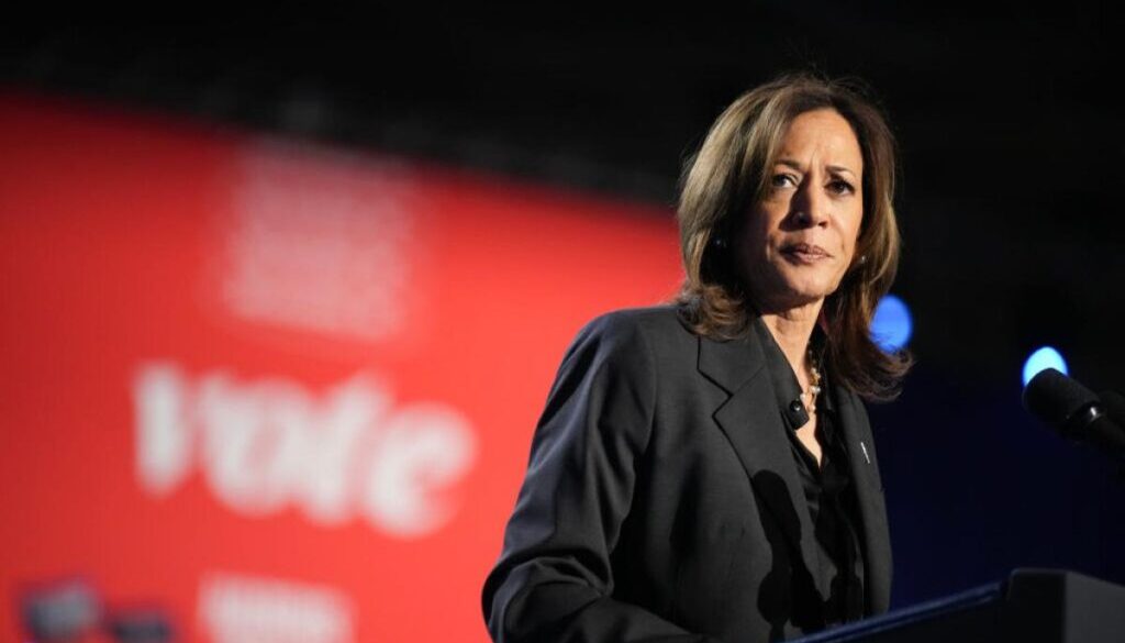 kamala-harris-el-pasado-1-de-noviembre-en-west-allis-wisconsin-en-un-mitin-de-campana