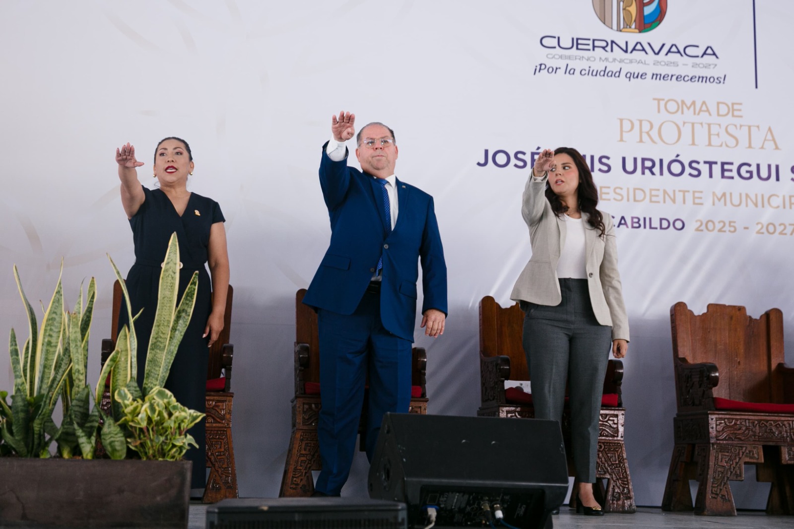 Toman protesta José Luis Urióstegui como presidente municipal reelecto y el nuevo cabildo de Cuernavaca para el periodo 2025-2027