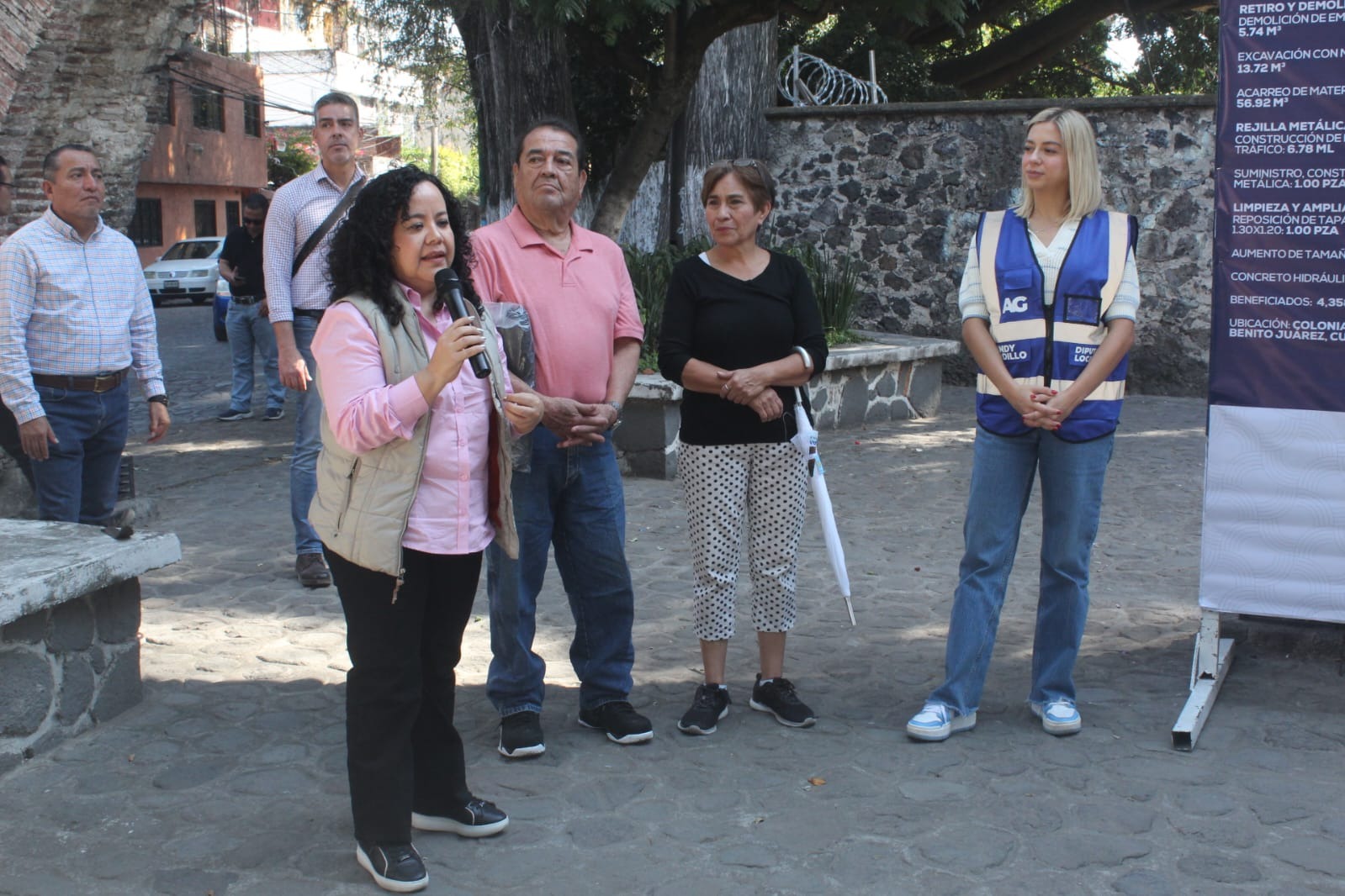 José Luis Urióstegui entrega una obra más que mejora la imagen del Barrio de Gualupita