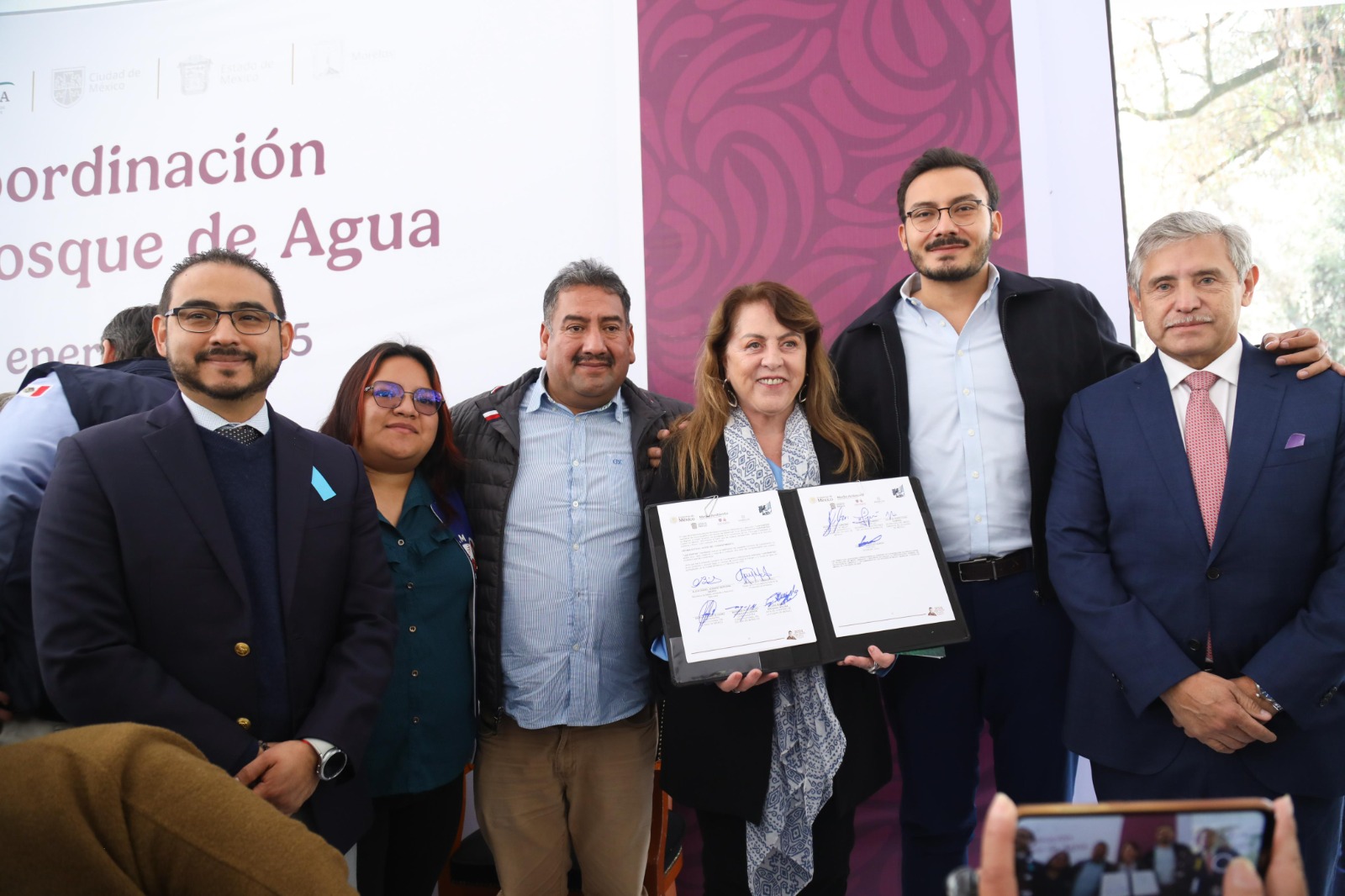 Formaliza Margarita González Saravia compromiso para trabajar por la protección del Bosque de Agua