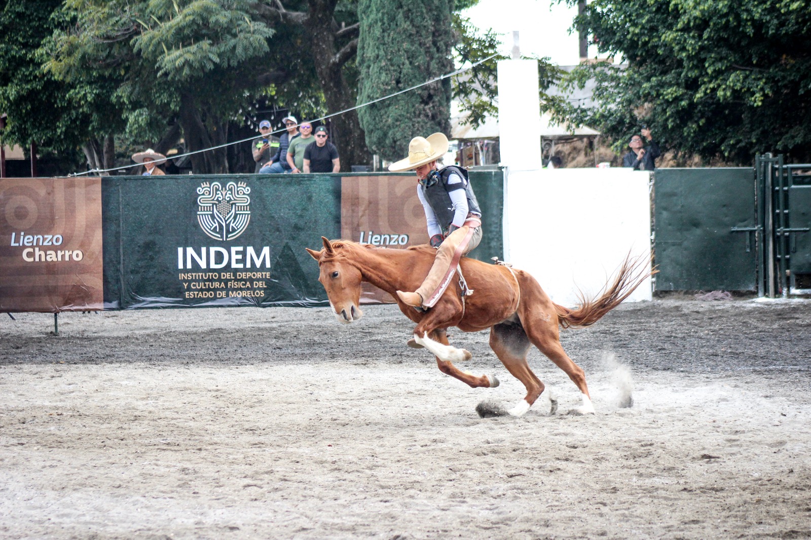 Agradecen Escaramuzas al Gobierno de Morelos la apertura del Lienzo Charro