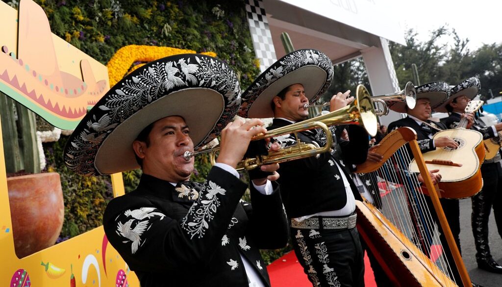 mariachis-presentes-autodromo-hermanos-rodriguez