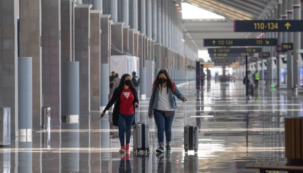 El gobierno federal anunció que a partir de septiembre se realizarán 100 operaciones diarias en el Aeropuerto Internacional Felipe Ángeles (AIFA), el día de hoy solo se realizan 12 vuelos diarios.