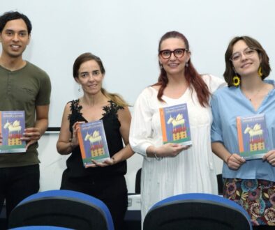 Presentan libro2