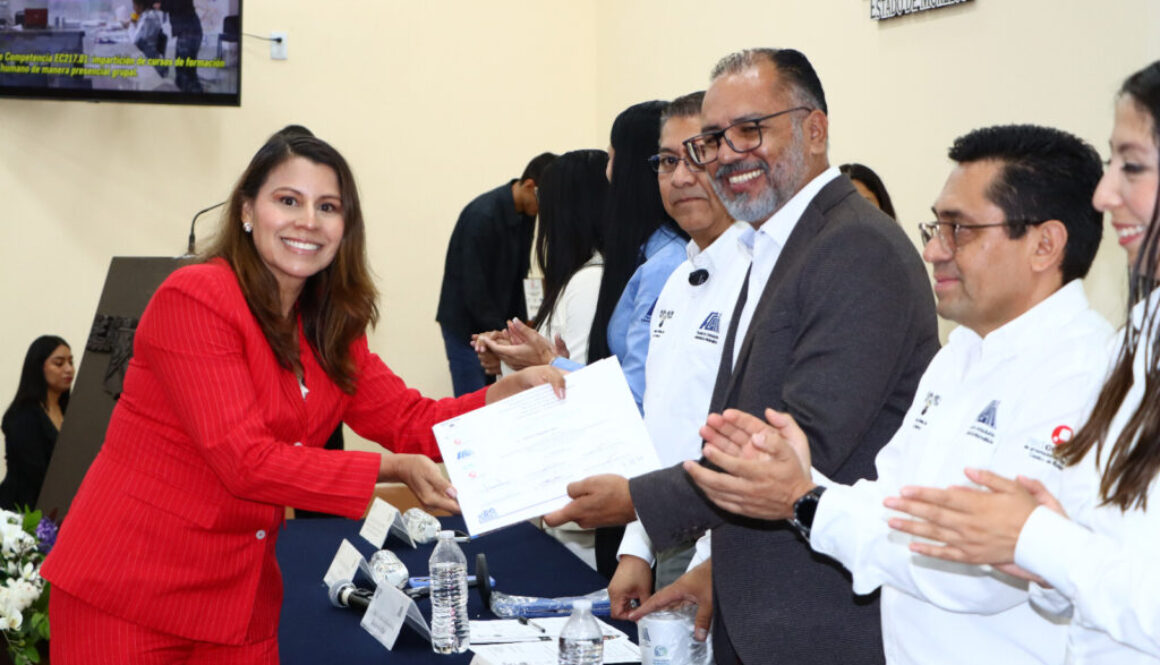 Graduación cenrtificación competencias FCAeI5