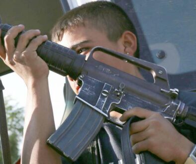 arma_metra_joven_sicario