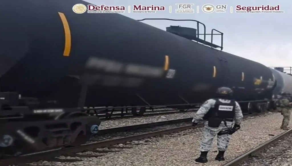 aeguran-carrostanque-con-mas-de-15-millones-de-litros-de-combustible-en-coahuila-101024-1024x576