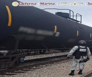 aeguran-carrostanque-con-mas-de-15-millones-de-litros-de-combustible-en-coahuila-101024-1024x576
