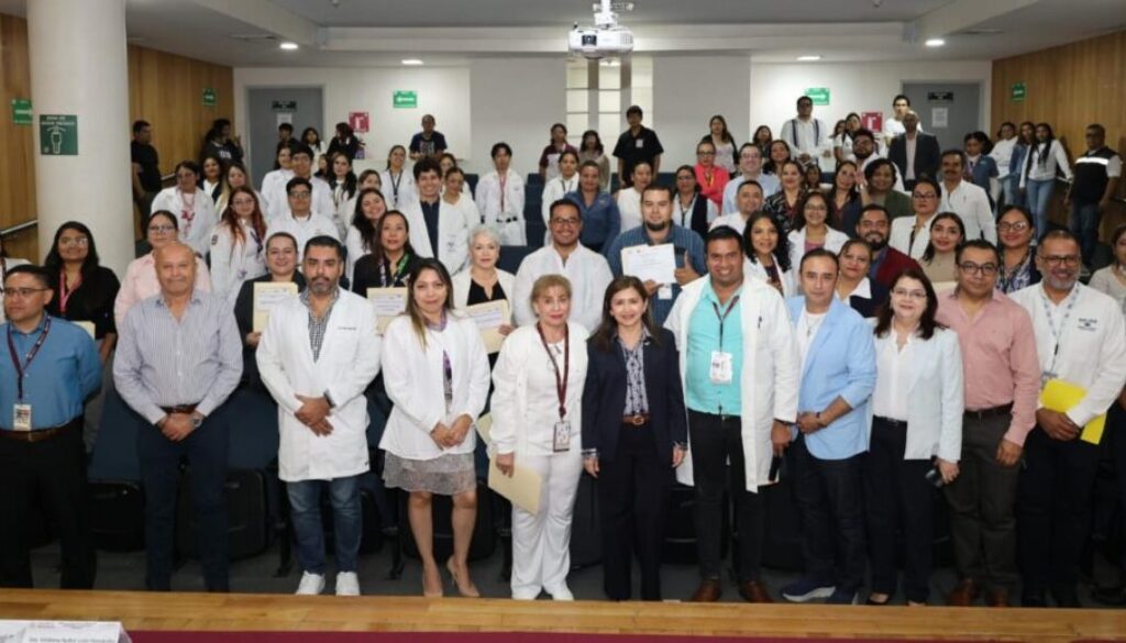 Clausura diplomados ISSSTE UAEM10