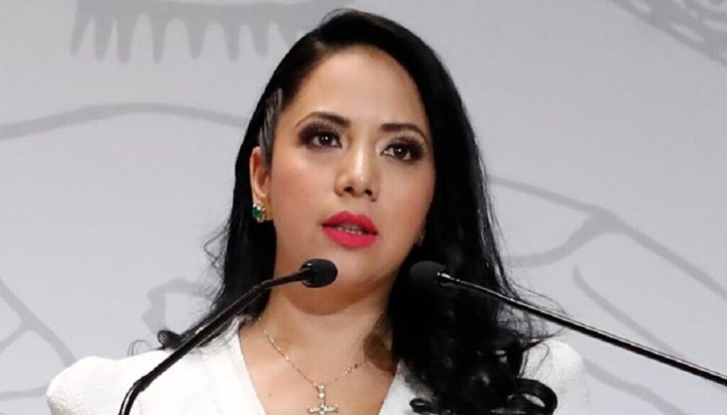 JUANITA-GUERRA-MENA JUANITA-GUERRA-MENA