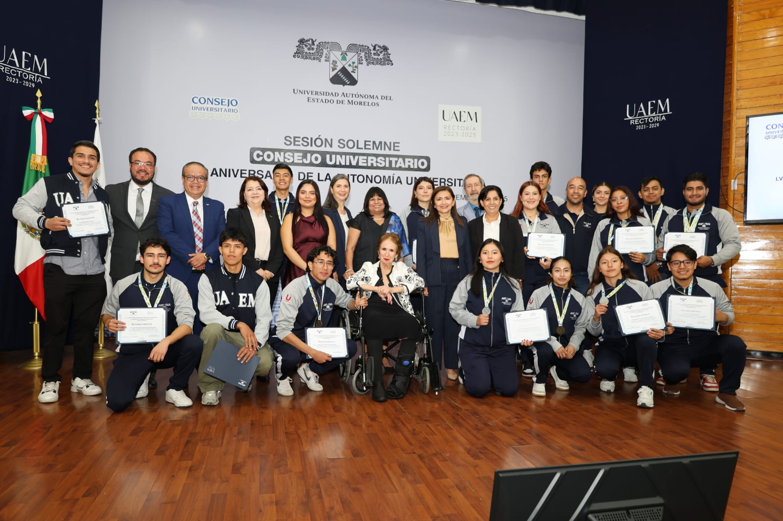 UAEM conmemora el 58° aniversario de su autonomía - La cronica de morelos