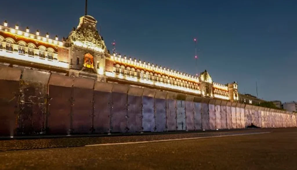 blindaje-metalico-en-el-zocalo_eff43da1-0fee-44bb-b8a7-ba8f83703d01_medialjnimgndimage=fullsize