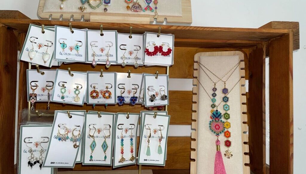 ec856bbb-5c50-4e05-be9b-a8892ba6f059